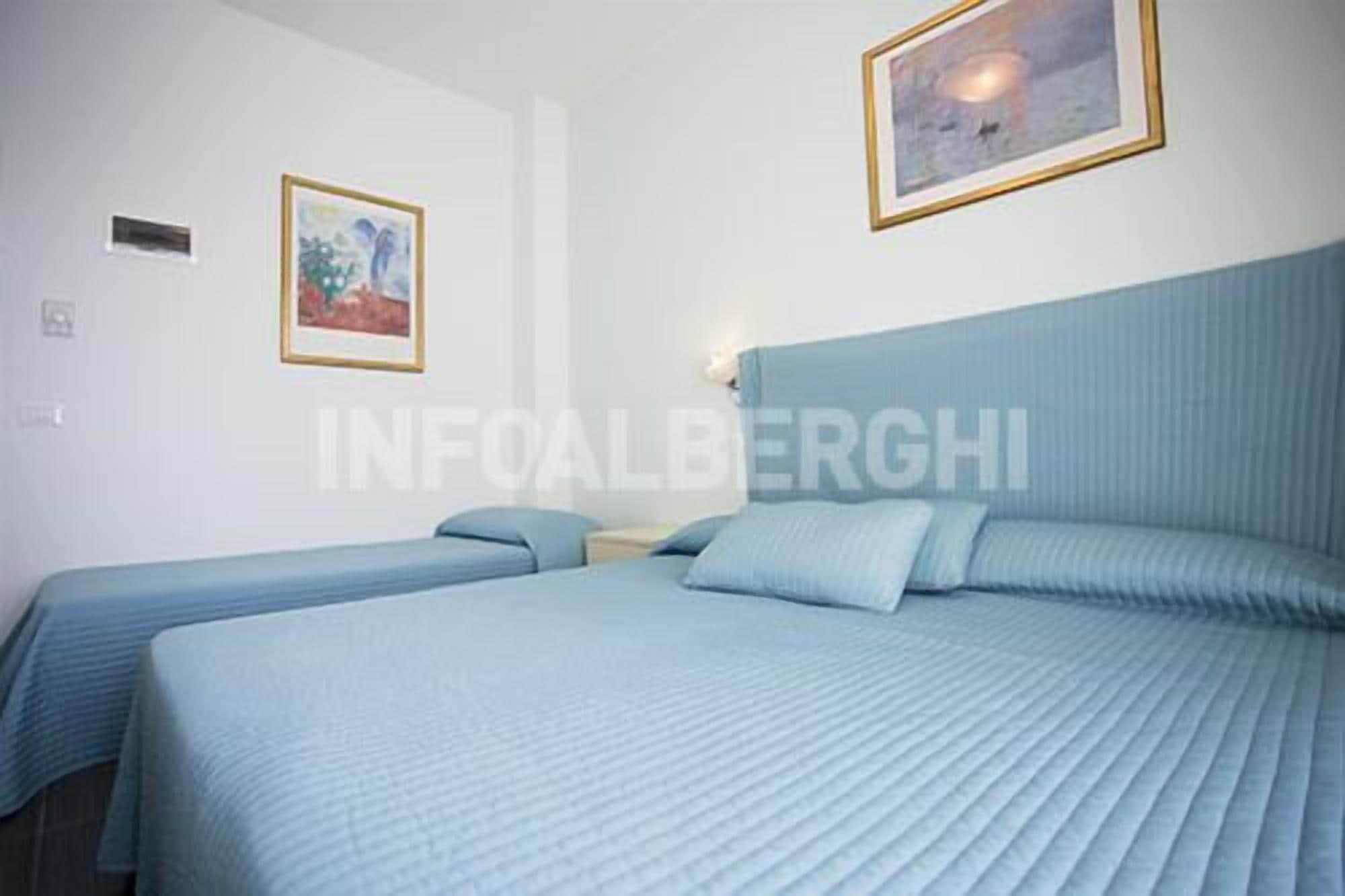 Hotel Spiaggia Marconi Римини Экстерьер фото