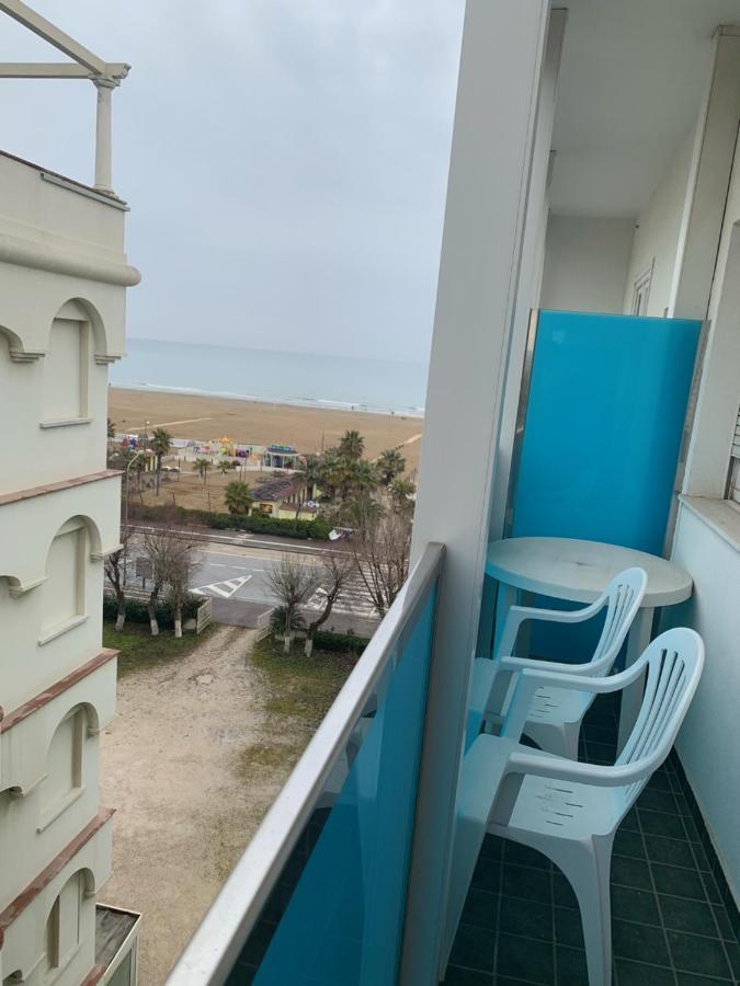 Hotel Spiaggia Marconi Римини Экстерьер фото
