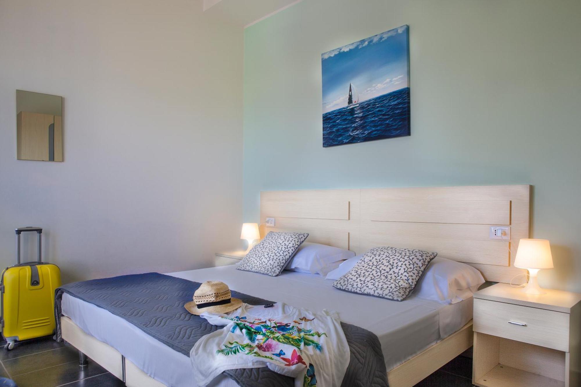 Hotel Spiaggia Marconi Римини Экстерьер фото