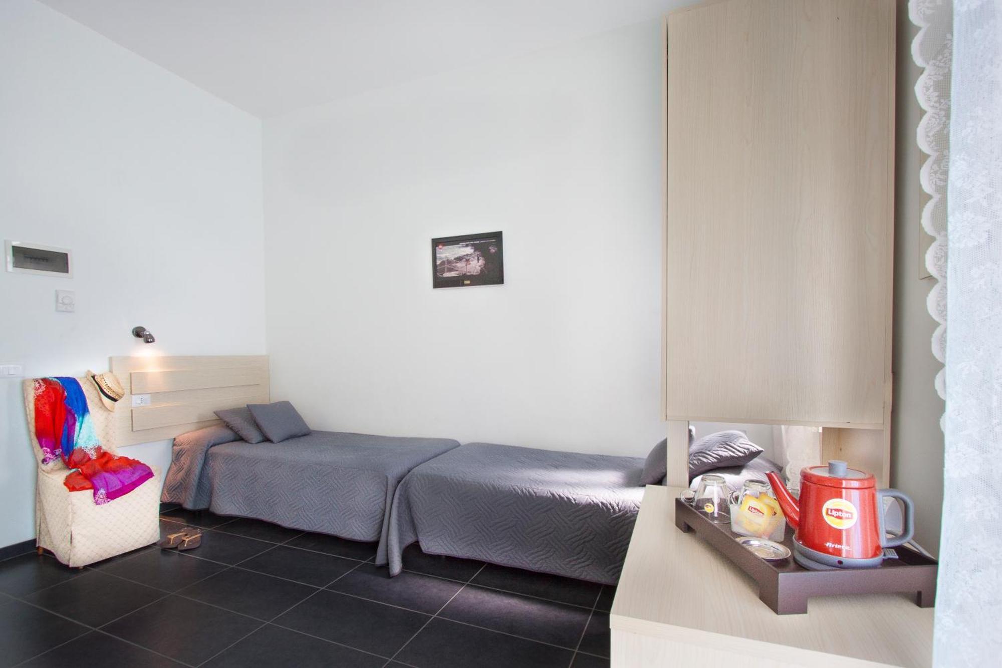 Hotel Spiaggia Marconi Римини Экстерьер фото